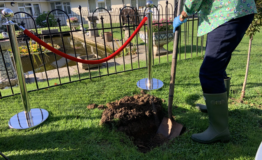 St Marys Pupils Help Bury Time Capsule At The Anchorage